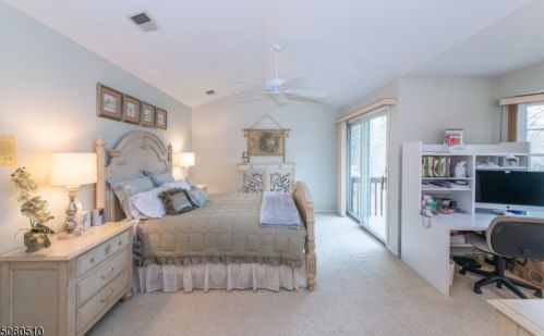 7 Christopher Ct, Lincoln Park NJ  07035-2104 exterior