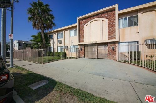 12755 Vanowen St, North Hollywood, CA 91605-5243