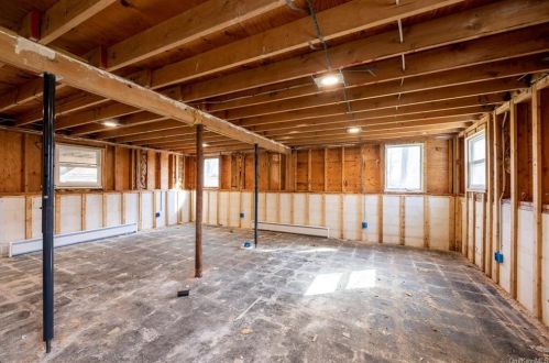 35 Montfort Rd, New Hamburg NY  12590-3520 exterior