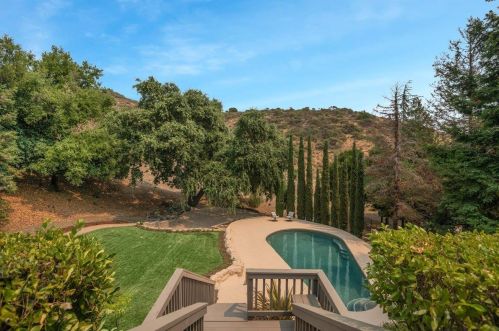 18660 Castle Lake Dr, Morgan Hill CA  95037-9472 exterior
