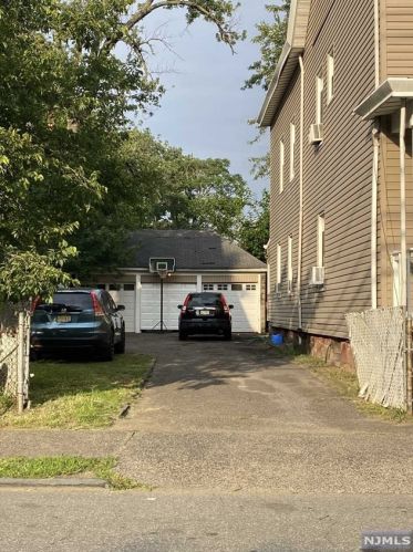 66 Main St, Paterson NJ  07522-1024 exterior