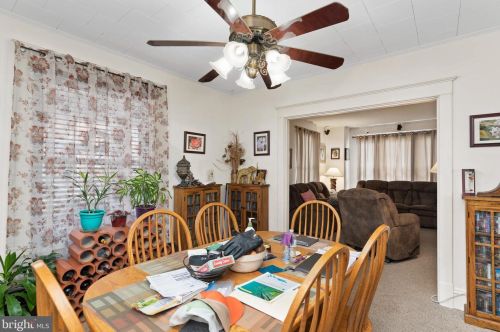 630 Bedford St, Carlisle, PA 17013-1915