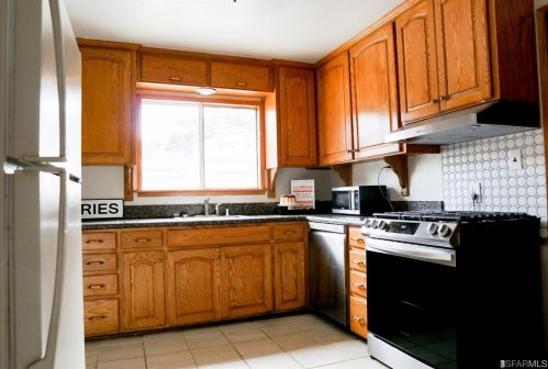 290 Brighton Rd, Pacifica, CA 94044-2808