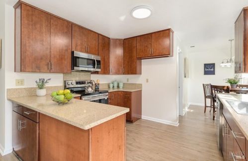 681 Seville Ln, Vacaville CA  95688-2044 exterior