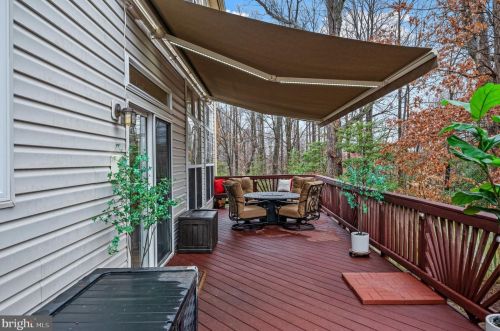 7226 Lyndam Hill Cir, Lorton VA  22079-4509 exterior