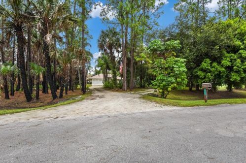 3785 14th Ave, Naples, FL 34120-5601