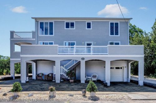 6 Hudson Ave, Middletown NJ  07748-5507 exterior