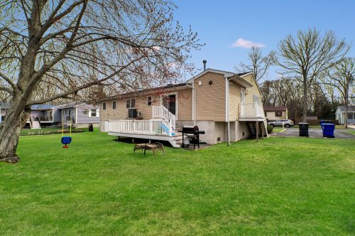 74 Venice Dr, Bricktown NJ  08723-6977 exterior