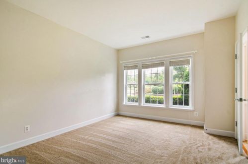 14631 Weeburn Way, Woodbridge VA  22191-4043 exterior