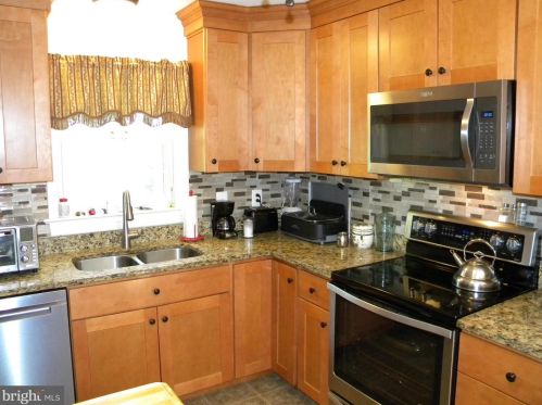 16461 Richmond Tpke, Bowling Green VA  22427-2207 exterior