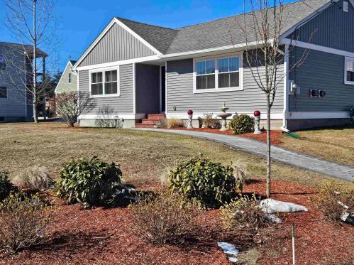 711 Hollis St, Nashua NH  03062-1331 exterior