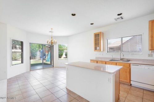 1181 Bedford Pl, Chandler, AZ 85286-1112