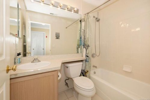 89 Mystic Dr, Crotonville NY  10562-1965 exterior