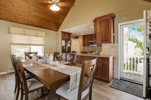 324 Oak Neck Rd, West Islip NY  11795-3613 exterior