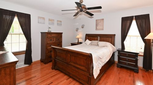 28842 Stone Ridge Ct, Waterford WI  53185-5609 exterior