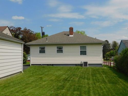 1016 Plum St, Hermitage, PA 16146-3044
