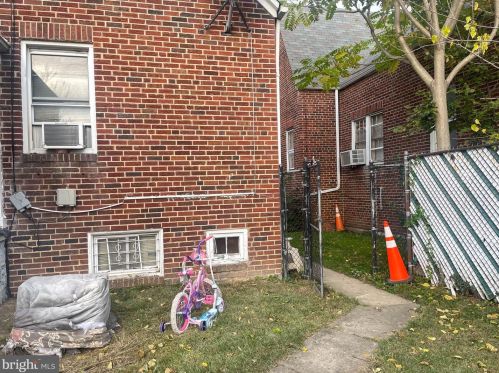 513 Newcomb St, Washington, DC 20032-2545