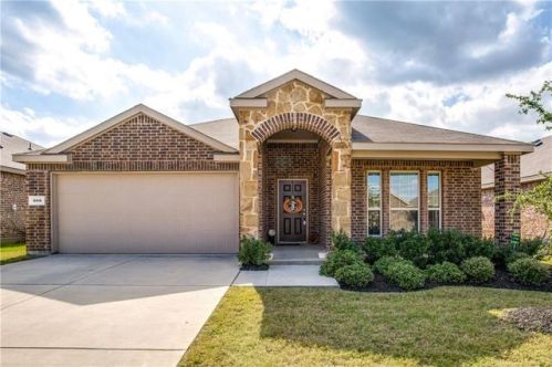 908 Cheyenne Dr, Aubrey, TX 76227-1250