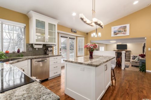 1213 Castlecreek Dr, Salt Lake City, UT 84117-7366