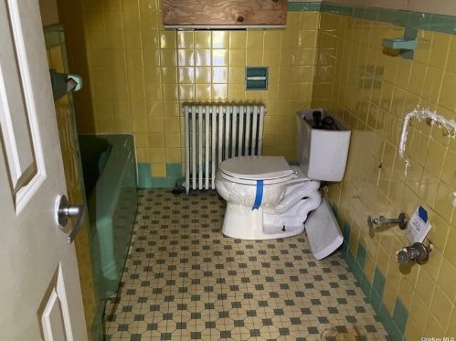 177 Arizona Rd, Babylon NY  11704-2533 exterior