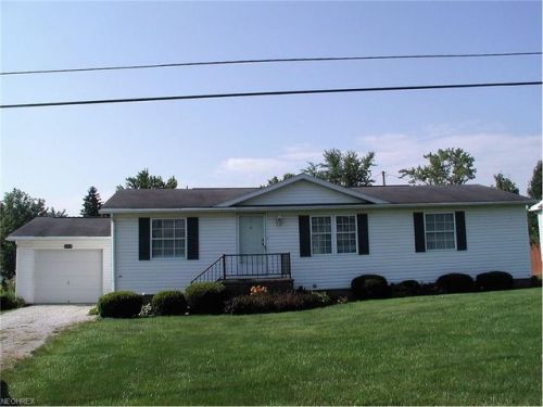 547 8th St, Kilgore, OH 44615-9433