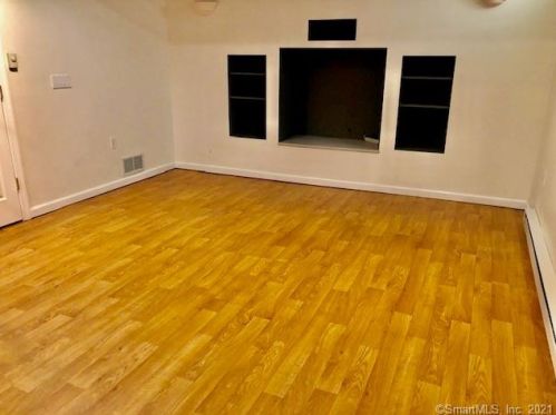 75 Cemetery Rd, Colchester CT  06415-2406 exterior