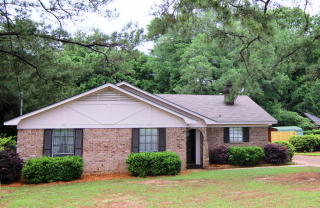 2462 Meadowview Dr, Mobile, AL 36695-9392