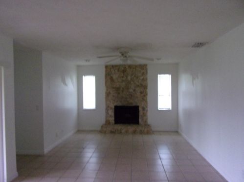 513 Crosspoint Dr, Fort Pierce, FL 34983-2627