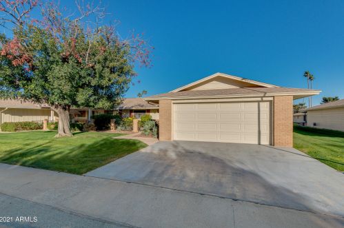10110 Kingswood Cir, Sun City, AZ 85351-1937