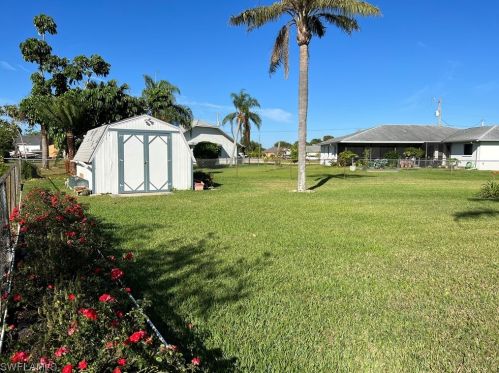 214 Plainfield St, Lehigh Acres, FL 33936-7529