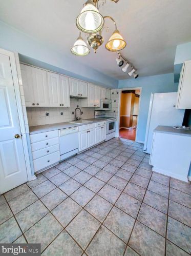 12 Heritage Dr, Dover DE  19904-6519 exterior