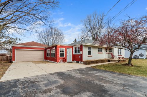 22730 Durand Ave, Kansasville, WI 53139-9587