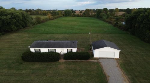 6800 White Oak Rd, Bloomingburg, OH 43106-9743