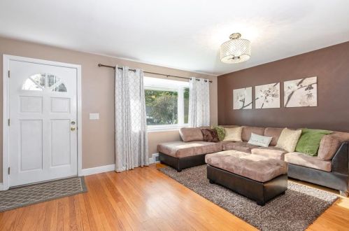 17 Salem Dr, Providence RI  02904-5235 exterior