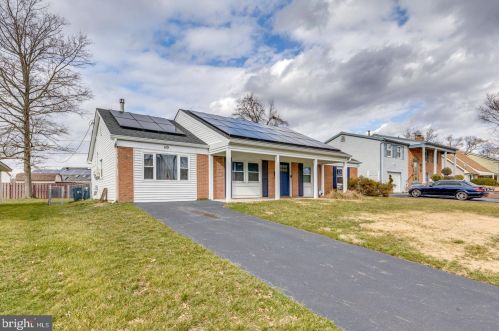 110 Edge Ln, Willingboro, NJ 08046-2416