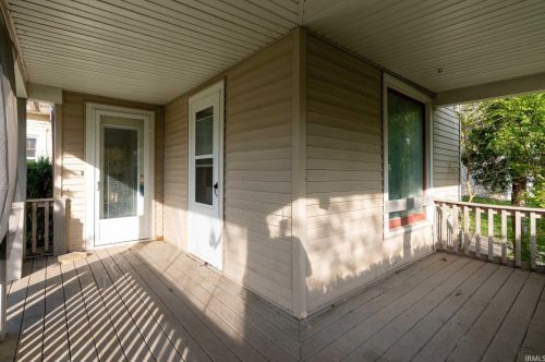 126 Crescent St, Goshen, IN 46528-2924