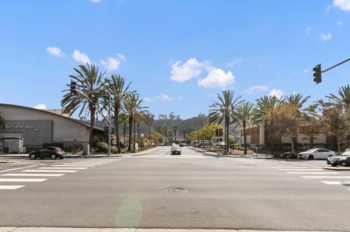 918 Camino De La Reina, San Diego CA 92108-3257 exterior