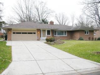 4278 Fairoaks Dr, Columbus, OH 43214-2842