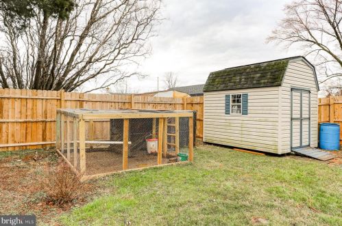 6328 Chesterfield Ln, Navy Sup Dpt PA  17050-2820 exterior