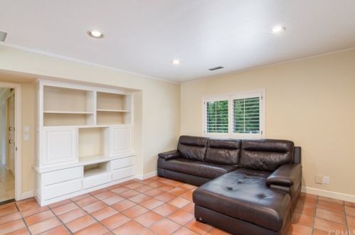 28565 Vallejo Ave, Temecula CA  92592-2316 exterior