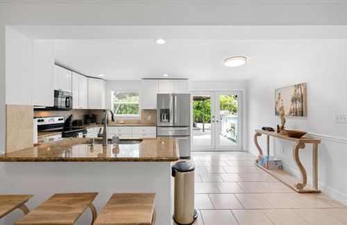 413 Philadelphia Dr, Jupiter FL  33458-4245 exterior