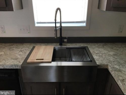 233 Eagle Dr, Hanover, PA 17331-8168