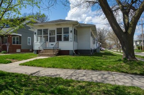 302 13th Ave, Green Bay, WI 54303-1742