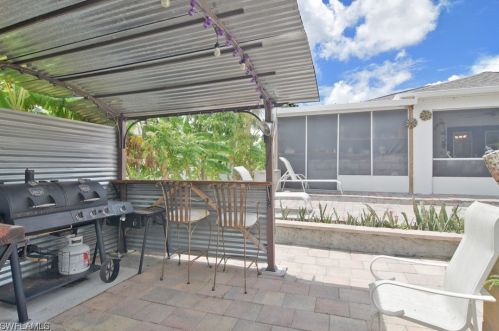 1009 10th Ln, Cape Coral, FL 33909-1466
