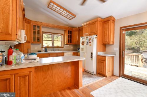 9135 James Madison Pkwy, Owens VA  22485-4905 exterior
