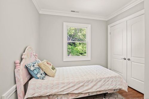 26 Bonheur Rd, Bridgeport CT  06611-3404 exterior