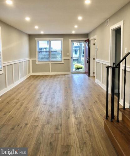 14 Beechwood Ave, Camden NJ  08107-1401 exterior