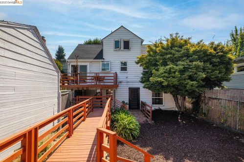 3963 Coolidge Ave, Oakland CA  94602-3428 exterior