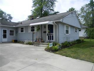 220 Harding St, Medina, OH 44256-1637