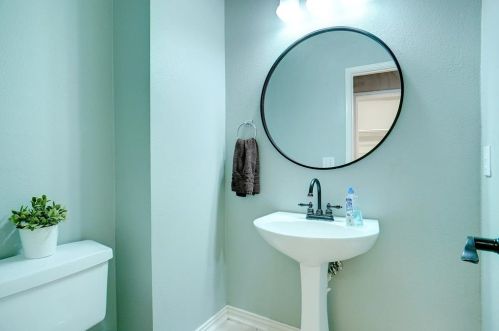 4236 Winding Brk Dr, Plano TX  75093-6901 exterior